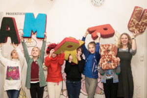 Loovkirjutamise tund Eesti Lastekirjanduse Keskuses. Foto Annela Samuel.